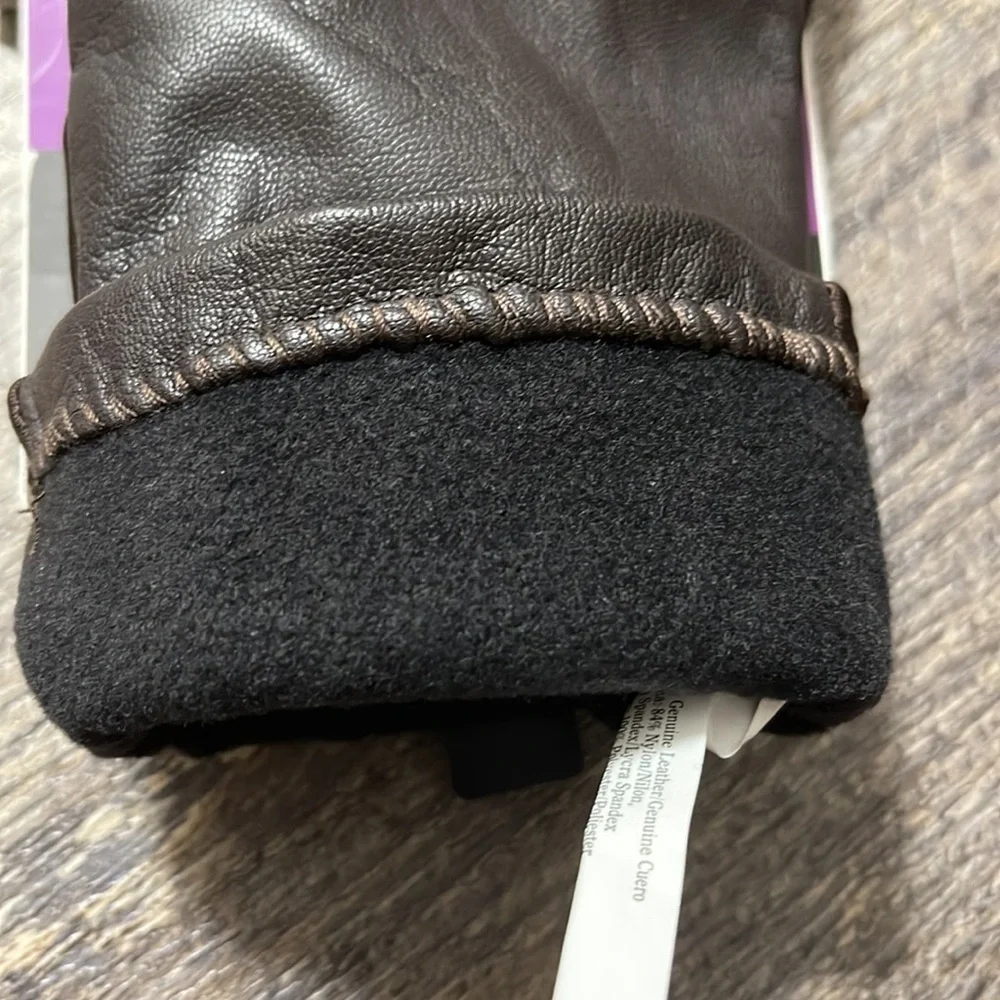 Isotoner gloves smart touch